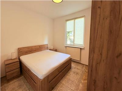 Exclusivitate  Inchiriez apartament cu 4 camere, zona Profi  Dambu