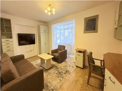 Exclusivitate  Inchiriez apartament cu 4 camere, zona Profi  Dambu