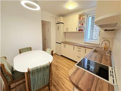 Exclusivitate  Inchiriez apartament cu 4 camere, zona Profi  Dambu