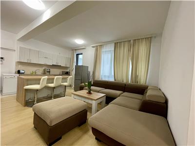 Inchiriez apartament cu 2 camere, bloc nou, in Centru str. Revolutiei