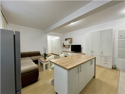 Inchiriez apartament cu 2 camere, bloc nou, in Centru str. Revolutiei