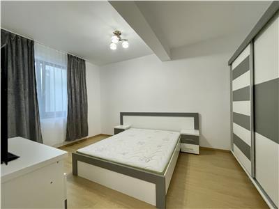 Inchiriez apartament cu 2 camere, bloc nou, in Centru str. Revolutiei