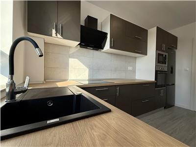 Apartament cu 2 camere de inchiriat, decomandat, la Maurer Residence