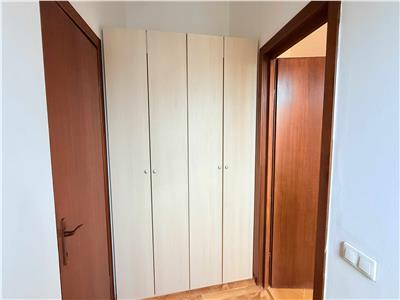 Inchiriez casa cu 3 dormitoare, garaj, panouri in Livezeni