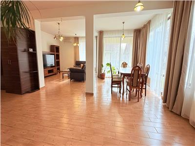 Inchiriez casa cu 3 dormitoare, garaj, panouri in Livezeni