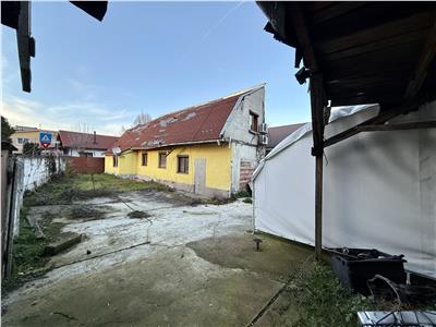 Casa de vanzare de 82 mp cu teren de 220 mp in 7 Noiembrie