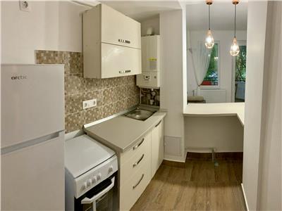 Apartament cu 1 camera de inchiriat, la etajul 3 din 4, in Centru