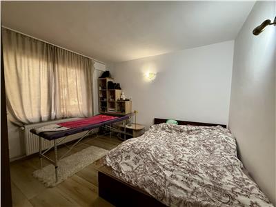 Apartament cu 1 camera de inchiriat, la etajul 3 din 4, in Centru
