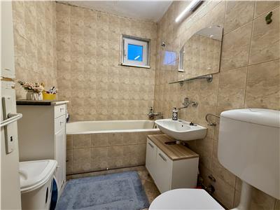 Vanzare  Apartament cu 2 camere  Cornisa