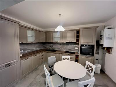 Vand apartament cu 3 camere modern utilat in Dambu