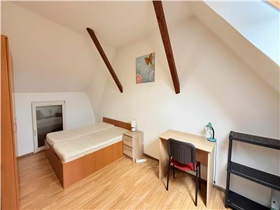 Inchiriez apartament cu 5 camere zona semicentrala aproape de Cetate