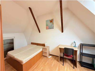 Inchiriez apartament cu 5 camere zona semicentrala aproape de Cetate