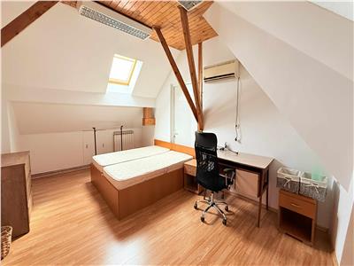Inchiriez apartament cu 5 camere zona semicentrala aproape de Cetate