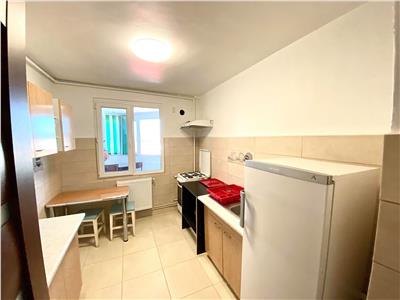 Inchiriez apartament cu 3 camere ultracentral aproape de Teatru