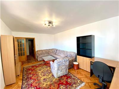 Inchiriez apartament cu 3 camere ultracentral aproape de Teatru