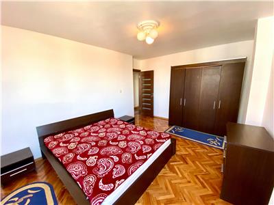 Inchiriez apartament cu 3 camere ultracentral aproape de Teatru