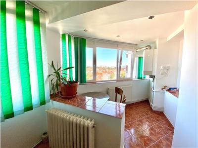 Inchiriez apartament cu 3 camere ultracentral aproape de Teatru