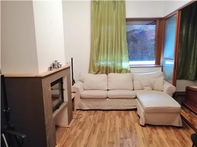 Vanzare casa cu 5 camere situata in zona Cetatii